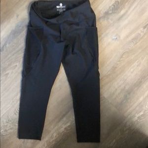 90 Degree Black Capri Yoga pants with pockets!